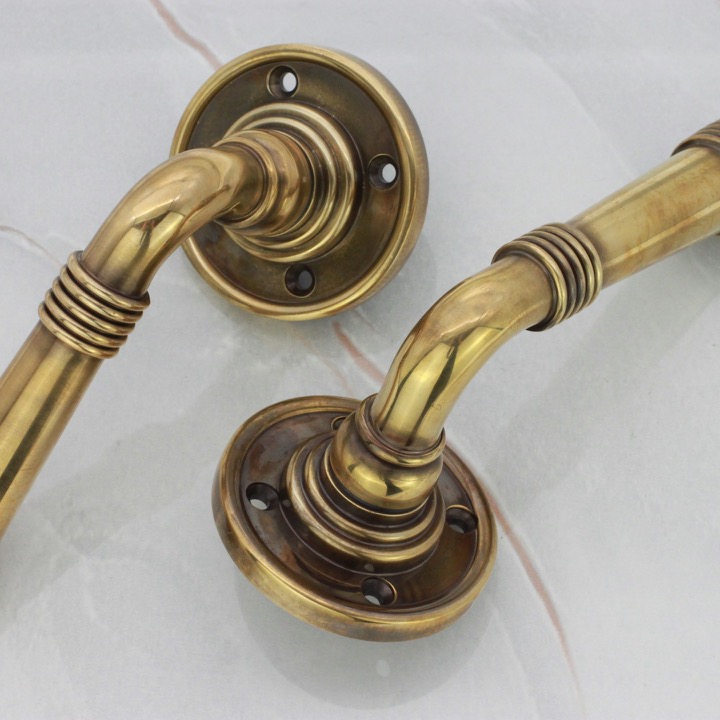 Door hardware — lever handle and lock cylinder