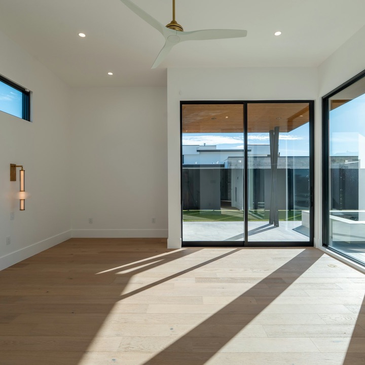 Sliding systems — roller carriage on track
